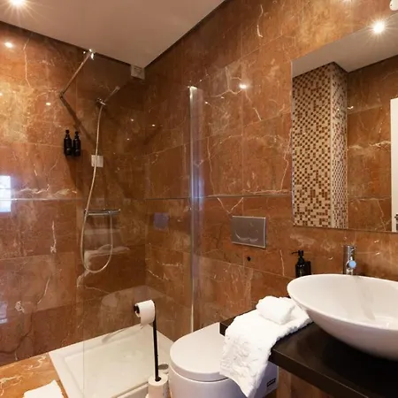 Fab's House * Faro