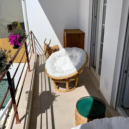 Fab's House Bed & Breakfast